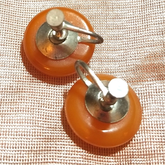 VTG Carved Butterscotch Bakelite Button Earrings - Picture 7 of 8
